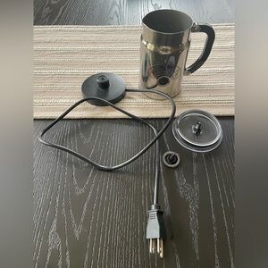 Nespresso Aeroccino plus milk frother